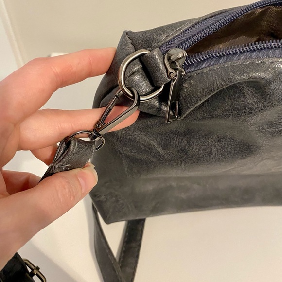 NWT - Luxurious 4 pc travel set - Picture 8 of 9